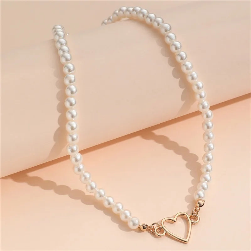 Collier ras du cou tendance en forme de cœur avec perles d'imitation pour femme, accessoire de fête, à la mode, idéal comme cadeau