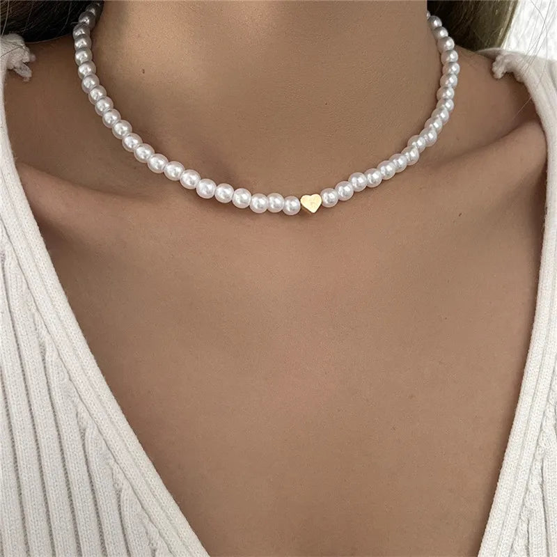 Collier ras du cou tendance en forme de cœur avec perles d'imitation pour femme, accessoire de fête, à la mode, idéal comme cadeau